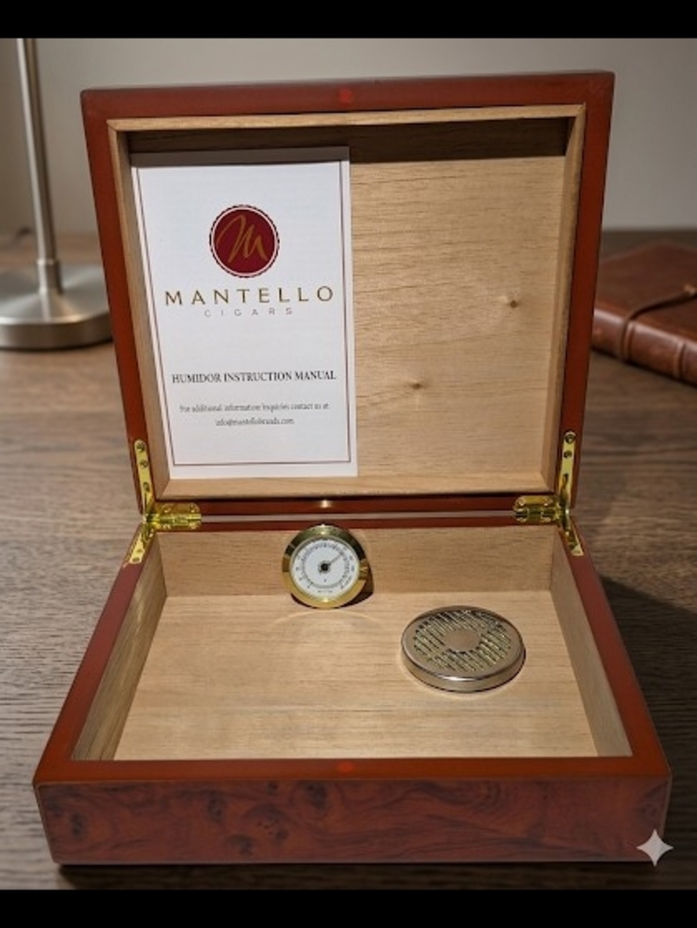 Mantello Cigar Humidor Cedar Lined Rosewood Burl Finish with Hygrometer & Box